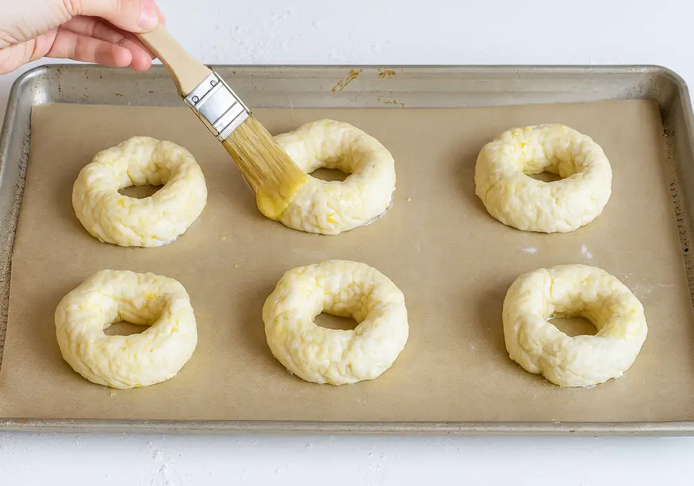 High Protein Bagel with Greek Yogurt Recipe You’ll Actually Crave 26 bagel eggwash tray 1000x700 1