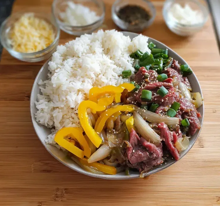 Quick Beef and Pepper Rice Bowl Recipe - Easy Weeknight Dinner 2 image 603 e1778960955205